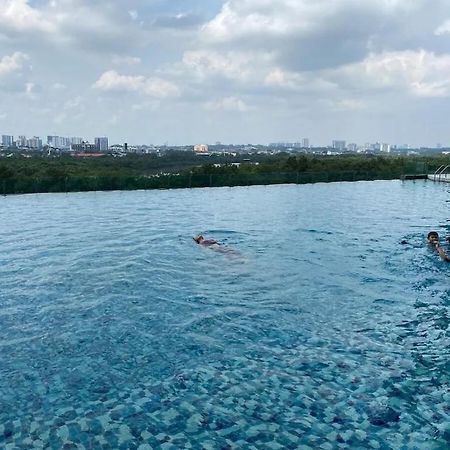 Homenest Jb City Poolview Suite By Cozy Home Johor Bahru Exterior foto