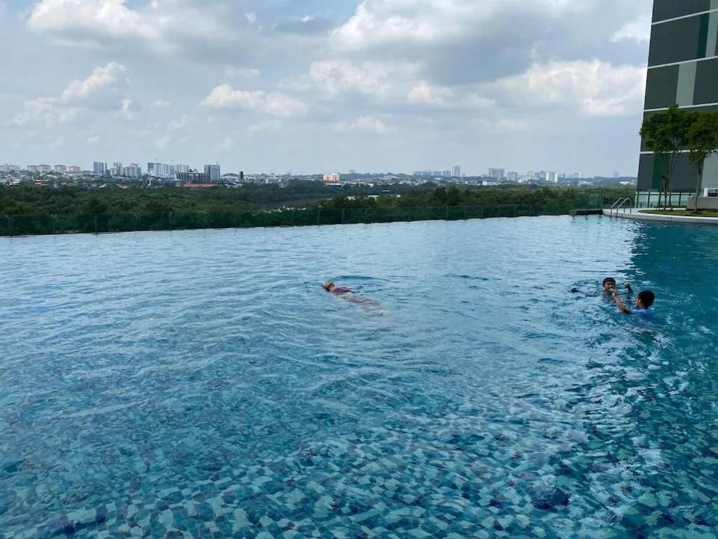 Homenest Jb City Poolview Suite By Cozy Home Johor Bahru Exterior foto