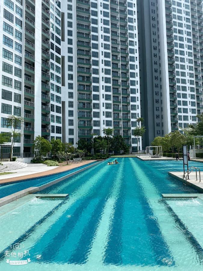 Homenest Jb City Poolview Suite By Cozy Home Johor Bahru Exterior foto