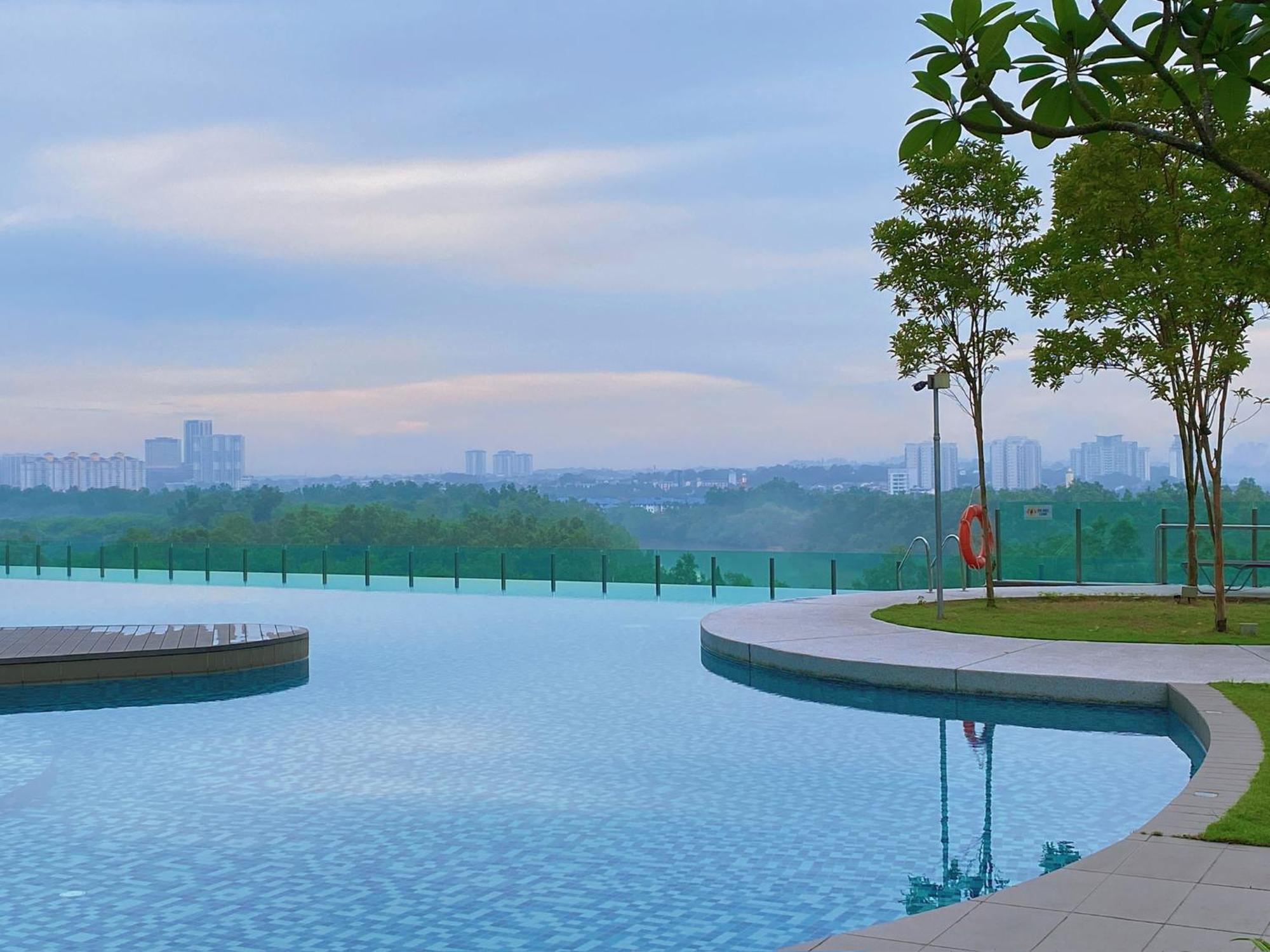 Homenest Jb City Poolview Suite By Cozy Home Johor Bahru Exterior foto